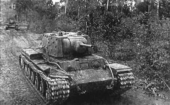 Тяжёлый танк КВ в бою _091.jpg