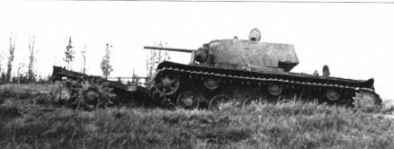 Тяжёлый танк КВ в бою _281.jpg