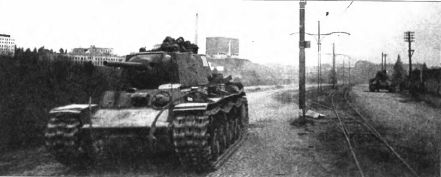 Тяжёлый танк КВ в бою _282.jpg