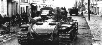 Тяжёлый танк КВ в бою _301.jpg