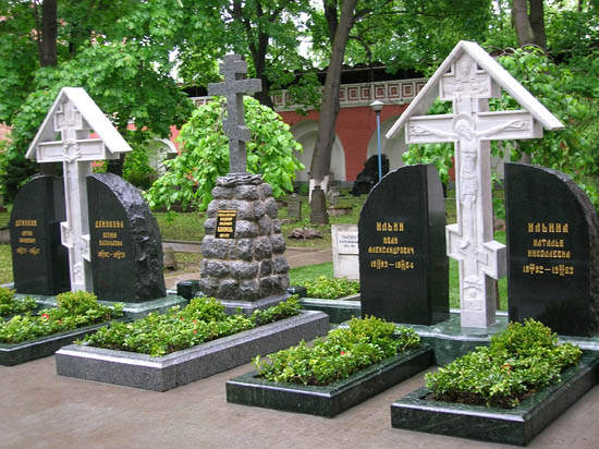 Каппель. В полный рост. memorial2.jpg