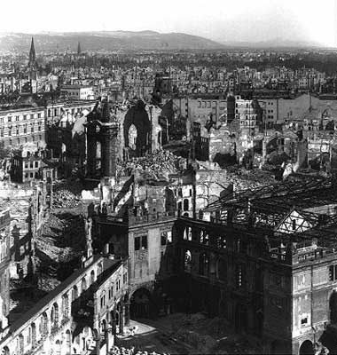 Уничтожение Дрездена i_002.jpg