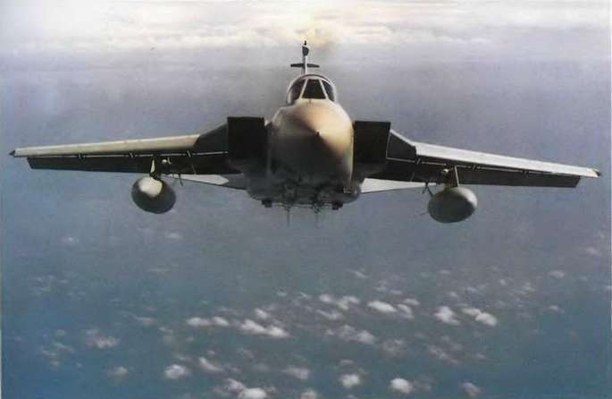 Энциклопедия современной военной авиации 1945-2002: Часть 3. Фотоколлекция pic_12.jpg