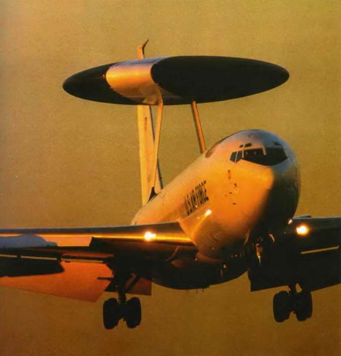Энциклопедия современной военной авиации 1945-2002: Часть 3. Фотоколлекция pic_53.jpg