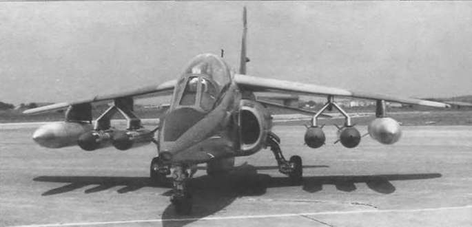 Энциклопедия современной военной авиации 1945-2002: Часть 1. Самолеты pic_260.jpg