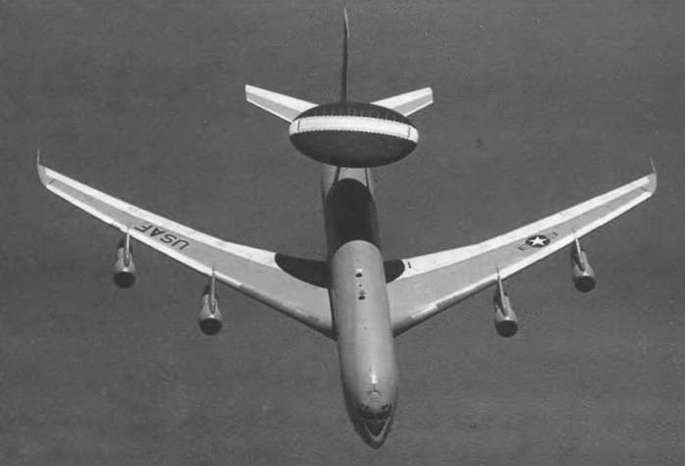 Энциклопедия современной военной авиации 1945-2002: Часть 1. Самолеты pic_421.jpg
