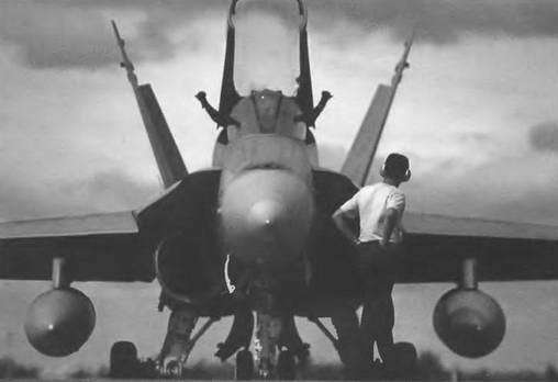 Энциклопедия современной военной авиации 1945-2002: Часть 1. Самолеты pic_536.jpg