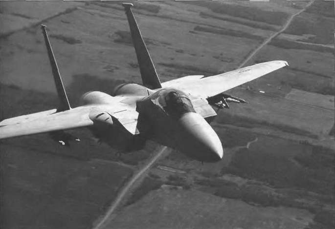 Энциклопедия современной военной авиации 1945-2002: Часть 1. Самолеты pic_539.jpg