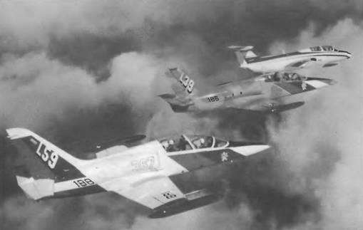 Энциклопедия современной военной авиации 1945-2002: Часть 1. Самолеты pic_649.jpg