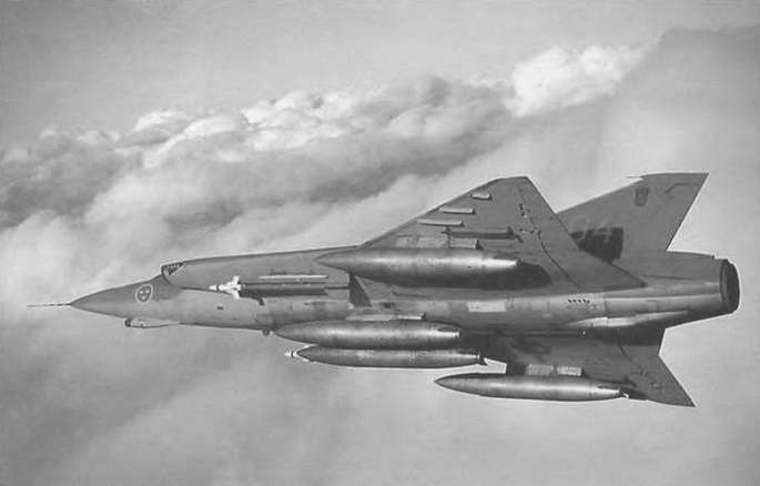 Энциклопедия современной военной авиации 1945-2002: Часть 1. Самолеты pic_667.jpg