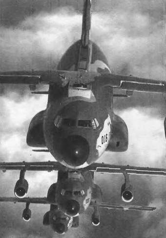 Энциклопедия современной военной авиации 1945-2002: Часть 1. Самолеты pic_683.jpg