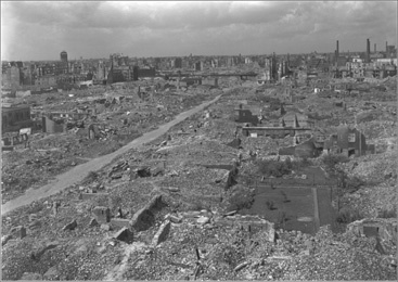 Inferno: The Devastation of Hamburg, 1943 _38.jpg