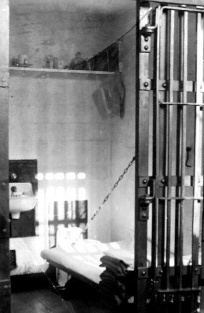 Alcatraz: A Definitive History of the Penitentiary Years  _598.jpg