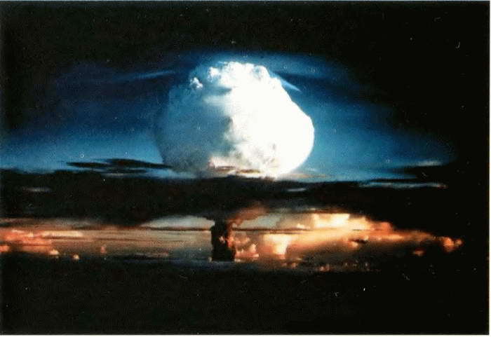 Решающий шаг к миру. Водородная бомба с атомным обжатием РДС-37 i_004.jpg