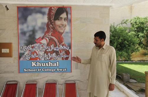 I Am Malala : The Girl Who Stood Up for Education and Was Shot by the Taliban _43.jpg
