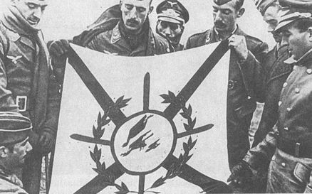 Черный крест и красная звезда. Воздушная война над Россией. 1941–1944 i_111.jpg