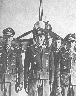Черный крест и красная звезда. Воздушная война над Россией. 1941–1944 i_127.jpg