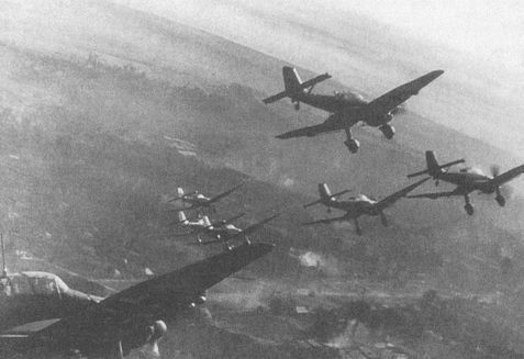 Черный крест и красная звезда. Воздушная война над Россией. 1941–1944 i_130.jpg