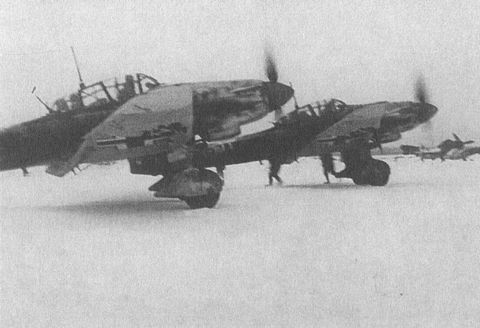 Черный крест и красная звезда. Воздушная война над Россией. 1941–1944 i_132.jpg