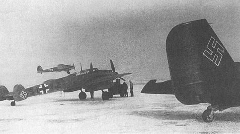 Черный крест и красная звезда. Воздушная война над Россией. 1941–1944 i_136.jpg