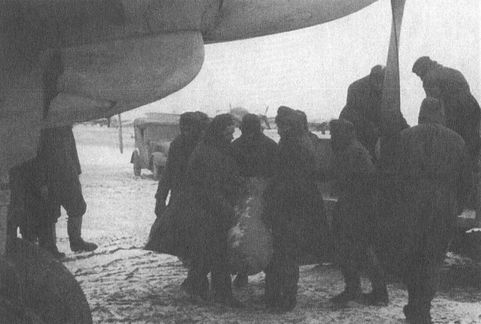 Черный крест и красная звезда. Воздушная война над Россией. 1941–1944 i_141.jpg