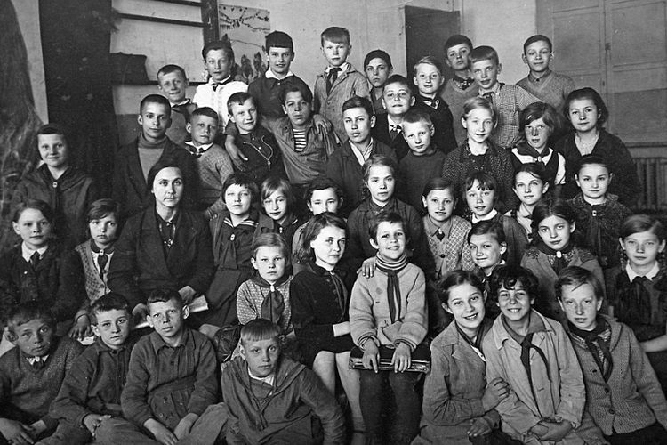 Детская книга войны - Дневники 1941-1945 Nashpredvoennyjjklass.jpg