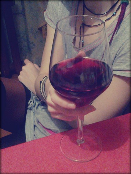Эдик бокал вина